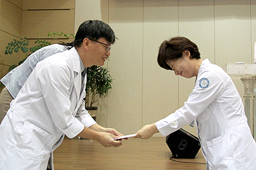 최진옥교수 금일봉전달
